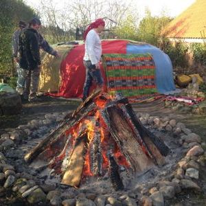 Zweethut op eigen terrein